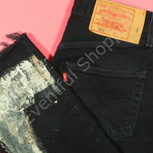 Vintage Levis 501 Jeans Womens 26 Black Cropped Painted Fray Original 90s - Picture 1 of 9